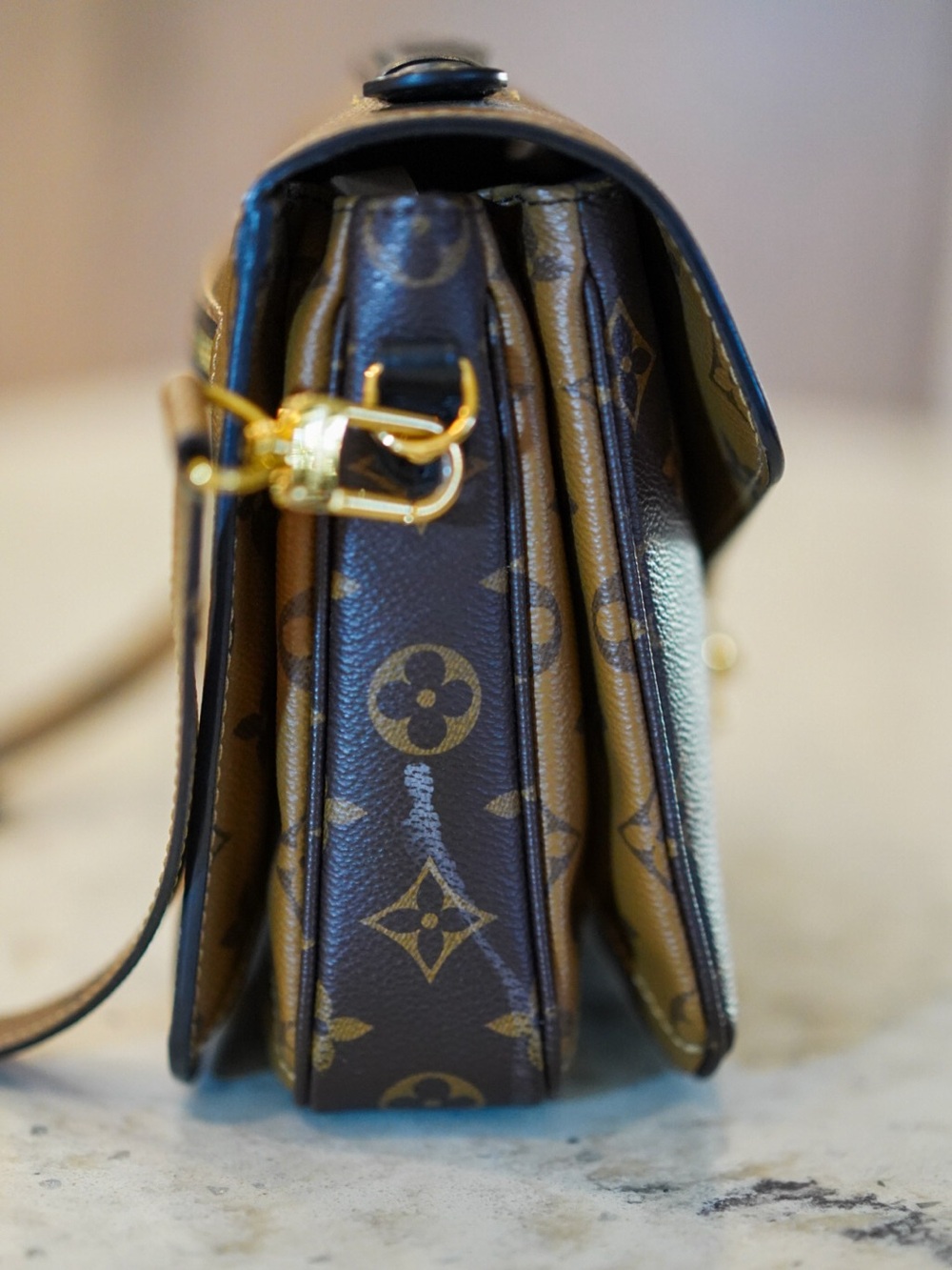 Louis Vuitton Reverse Pochette Metis - Picture 3 of 15